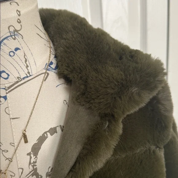 Belle Fare Faux Fur Olive Cropped Jacket - Picture 14 of 16